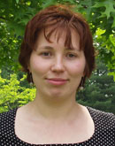 Elena Schwartz headshot.