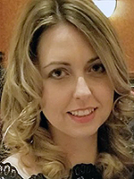 Vivian Szymczuk headshot.