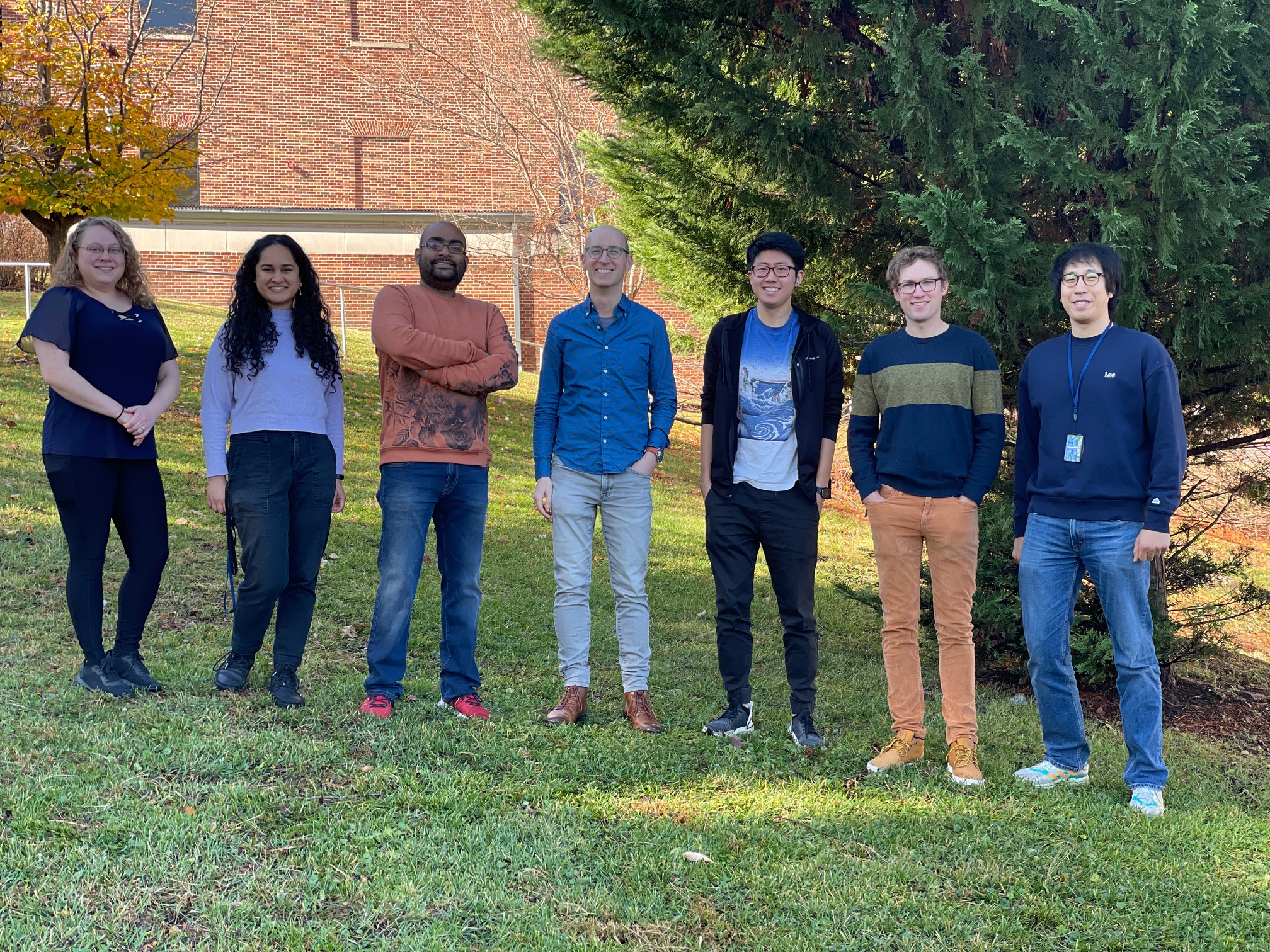 Farrell Lab Group Photo Fall 2023.