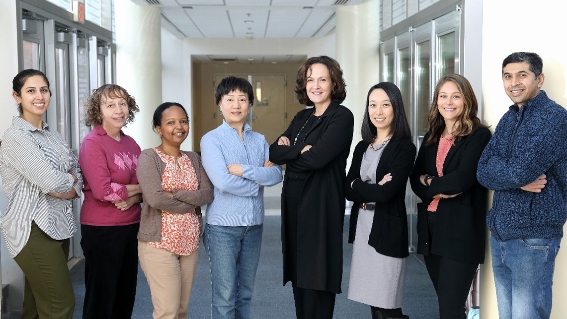 Group photo of Veronica Gomez-Lobo Program.