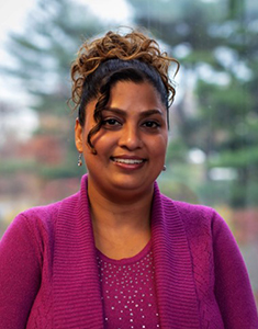 Shivani Dixit headshot.